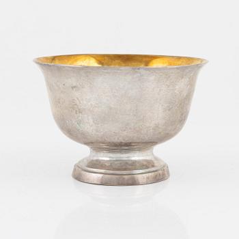 A silver and parcel-gilt bowl, mark of Pehr Zethelius, Stockholm 1809.
