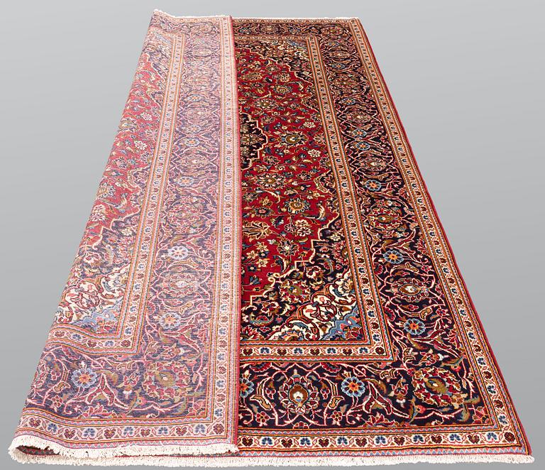 Matta, Keshan, ca 304 x 193 cm.