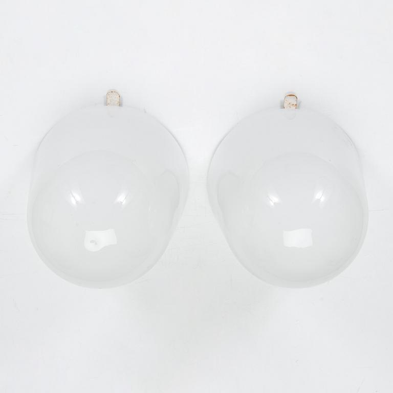 Paavo Tynell, taklampor, ett par, 80112, Idman 1900-talets hälft.