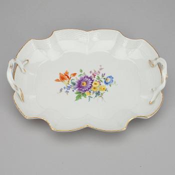 SERVERINGSFAT, porslin, Meissen, 1900-tal.