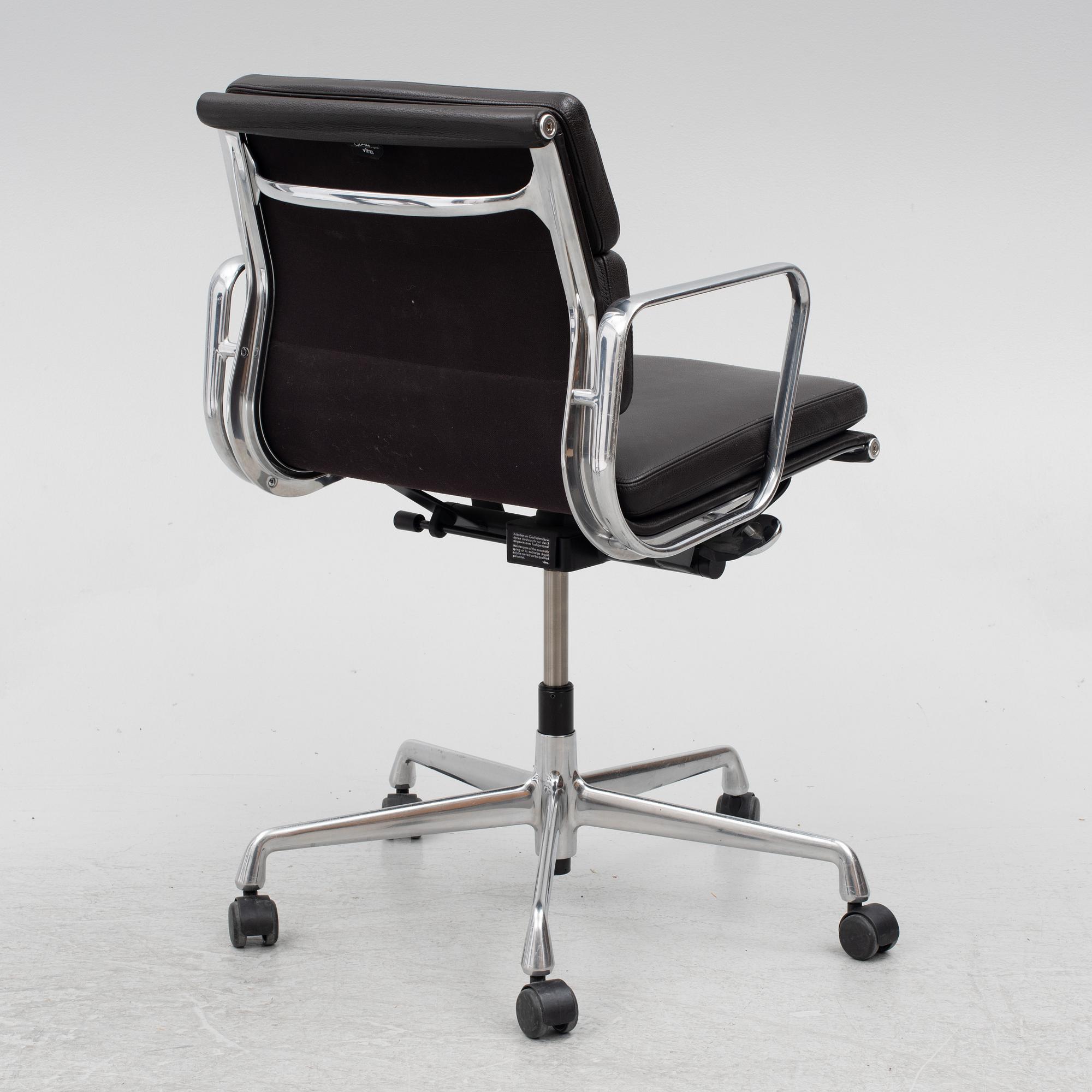 Charles & Ray Eames, office chair, "Soft Pad Chair EA217", Vitra.