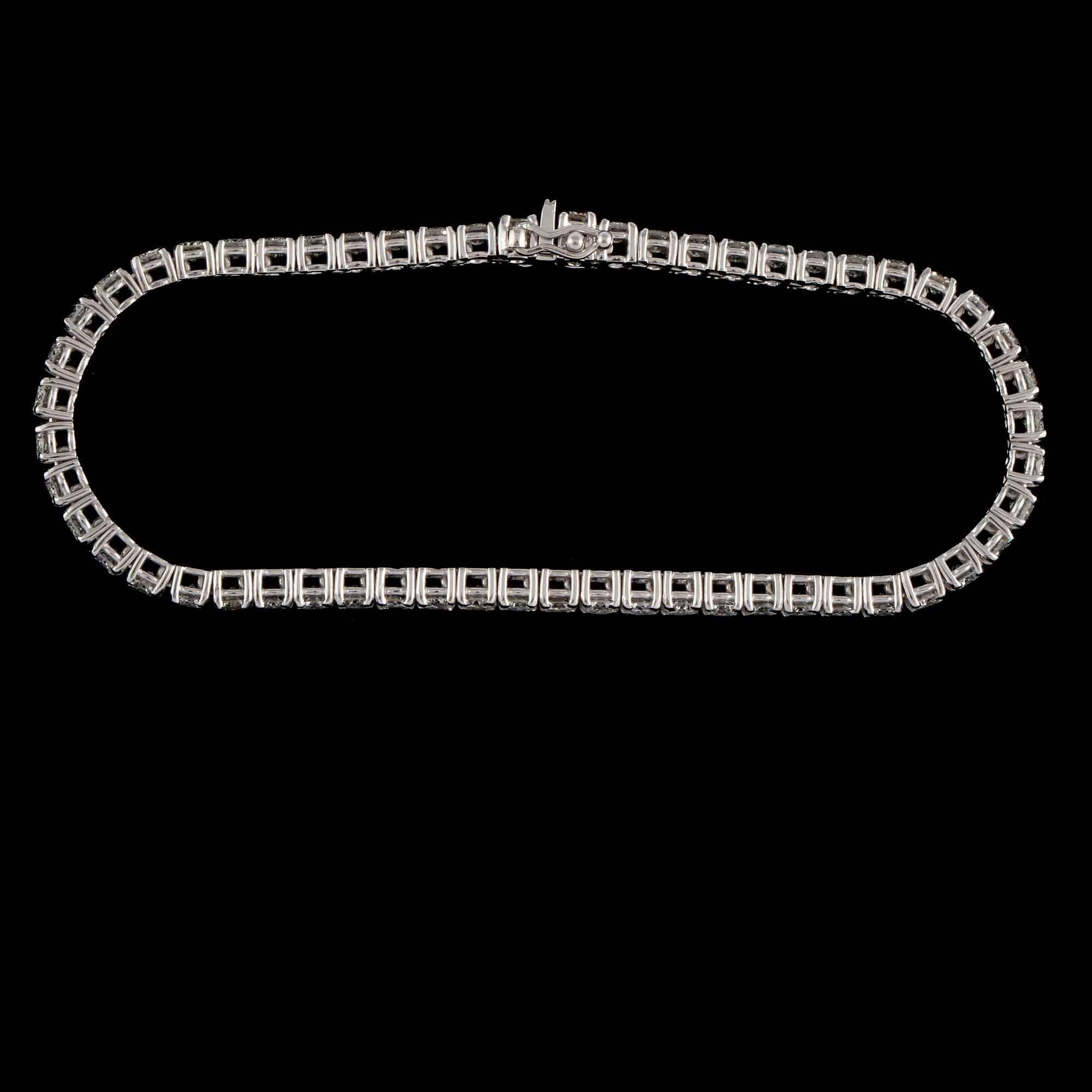 ARMBAND, 18k vitguld med briljantslipade diamanter, 5.02 ct. Vikt 12,4 g.