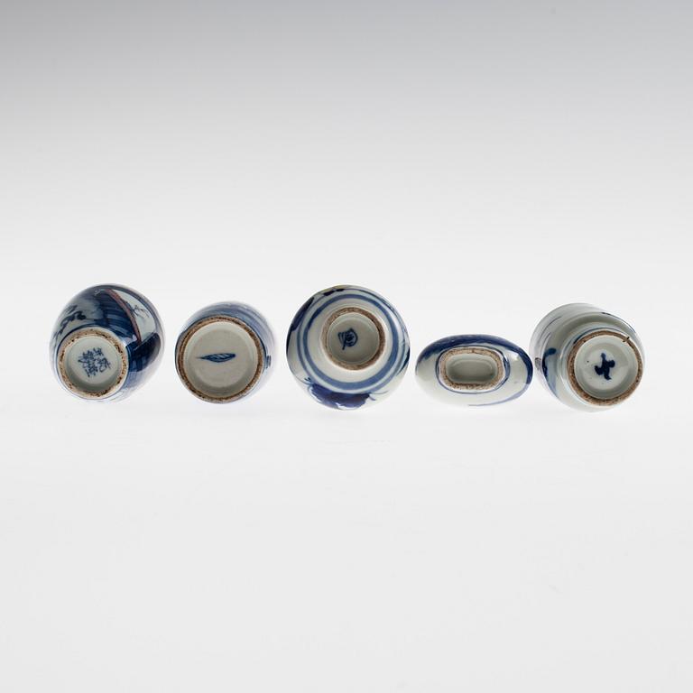 SNUSFLASKOR, 5 st, Kina 1800-talets slut/tidigt 1900-tal.