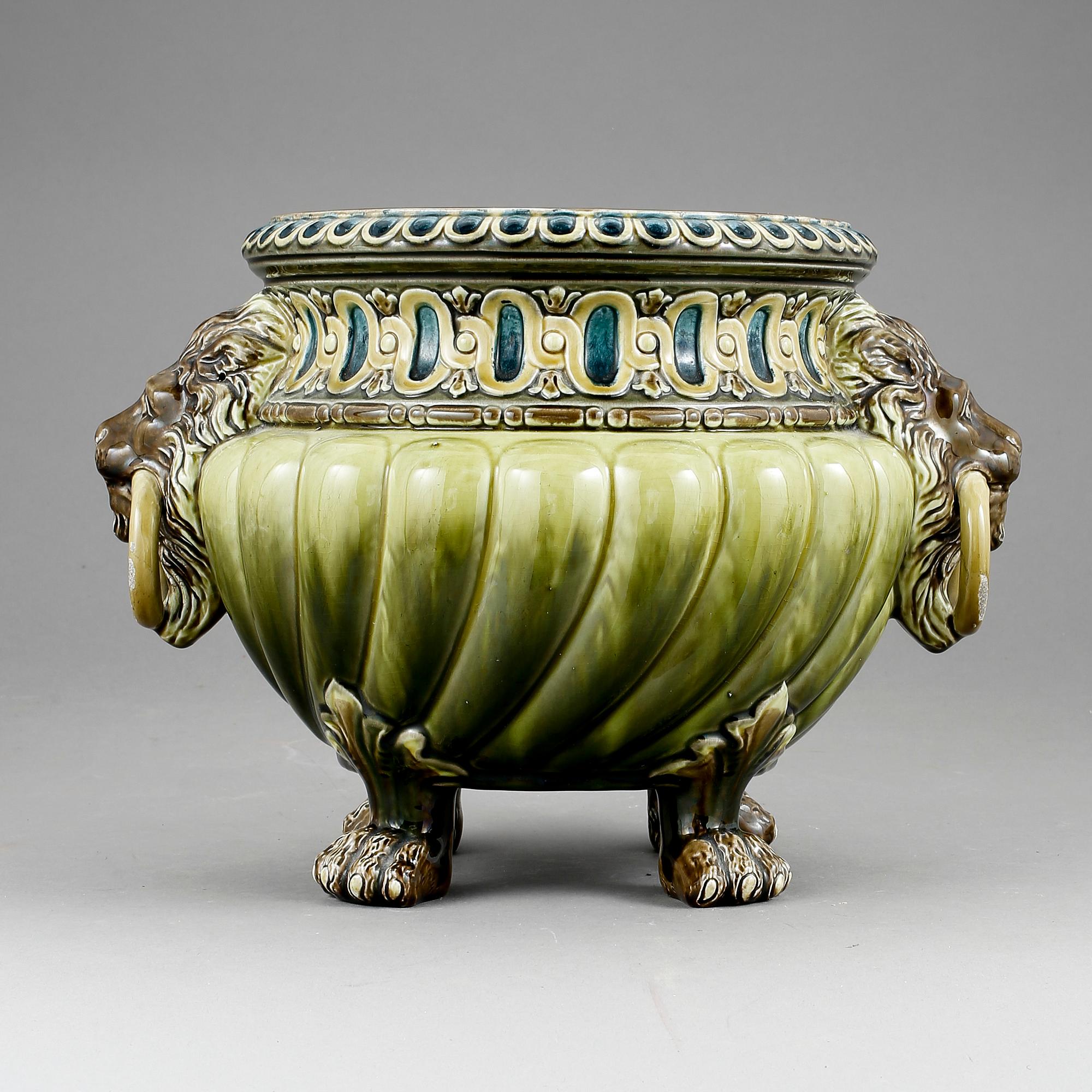 YTTERFODER, majolika, 1800-talets slut.