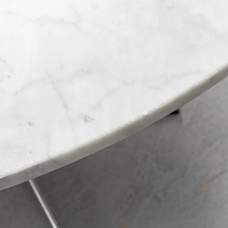 Arne Jacobsen, matbord,  "A827", Fritz Hansen, Danmark.