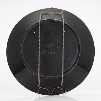 Birger Kaipiainen, a decorative ceramic plate signed Kaipiainen Arabia.