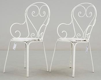 TRÄGÅRDSTOLAR, ett par. Byarums bruk, 1900-tal.