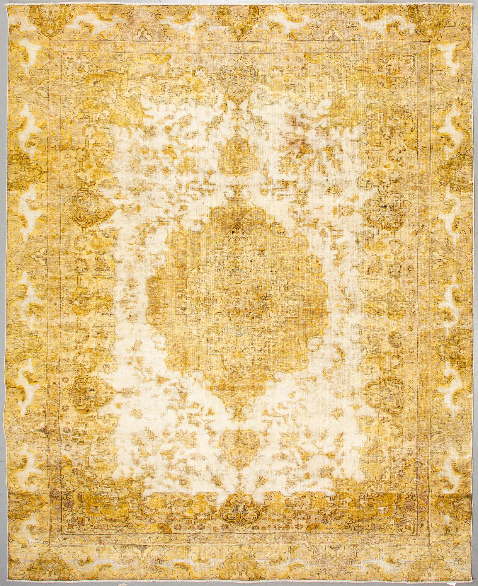 MATTA, orientalisk, ca 366 x 281 cm.