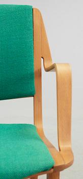 KARMSTOLAR, ett par, "Ax-stolen", Peter Hvidt & Orla Molgaard Nielsen, Fritz Hansen.