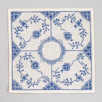 Matservis, 84 delar, porslin, "Musselmalet", Royal Copenhagen, Danmark.
