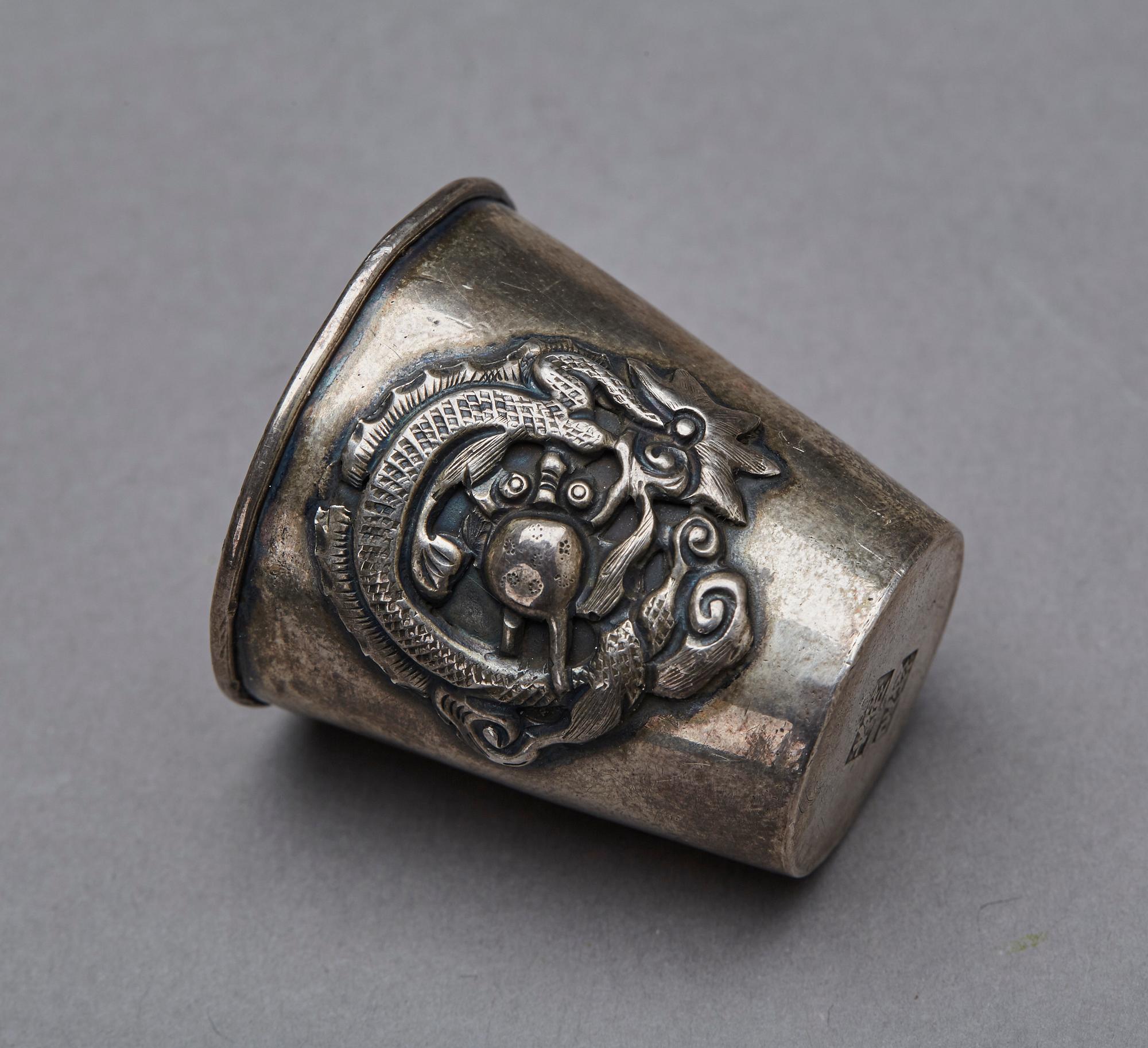 SUPKOPP, silver, Kina, märkt undertill. 24 g.