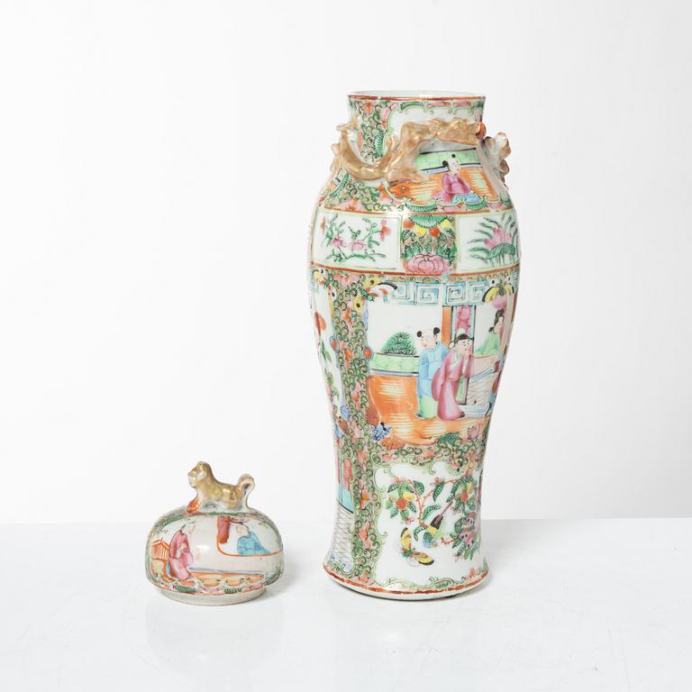 Urna med lock, porslin, Kina, Kanton, 1900-tal.
