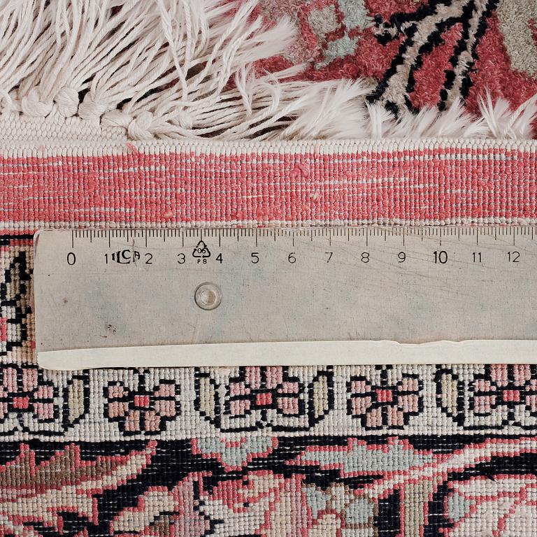 MATTA, Kashmir, old, 270 x 191 cm.