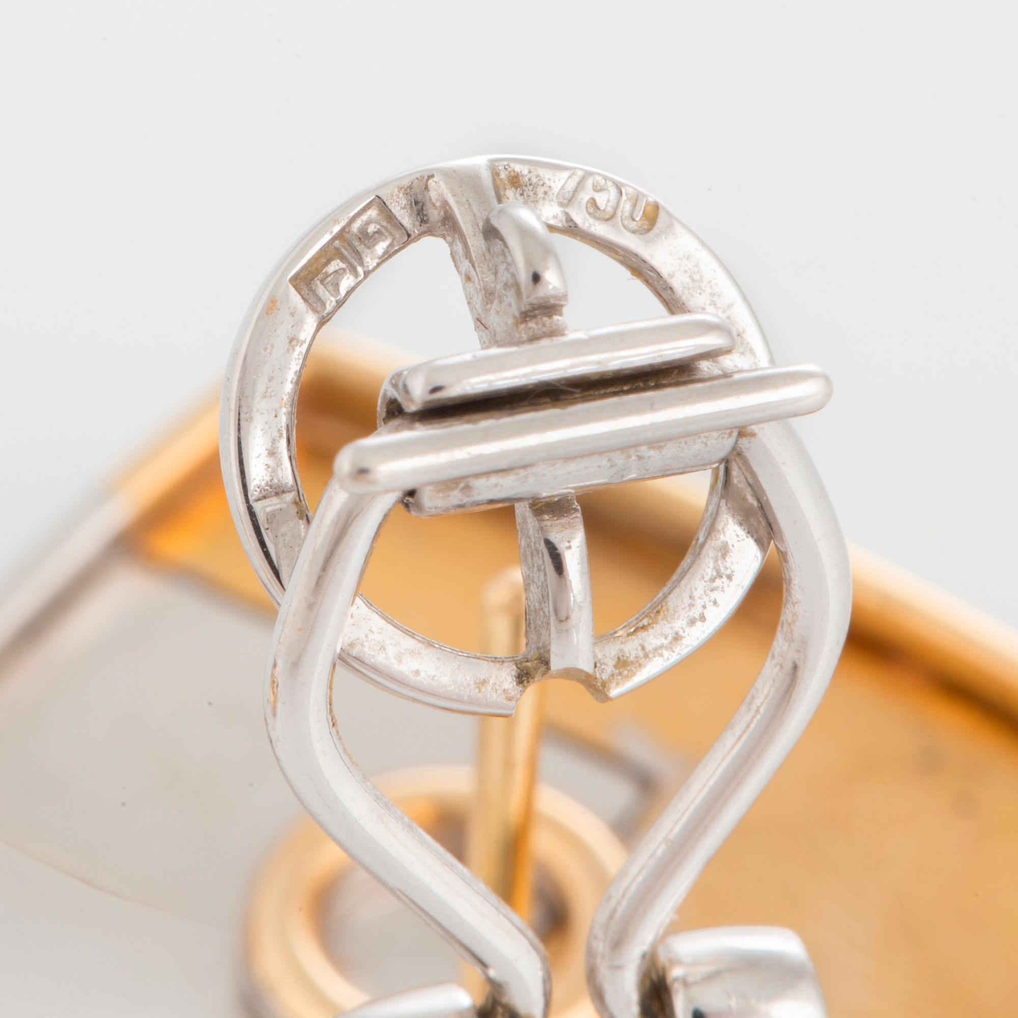 Paul Binder ett par örhängen 18K guld och vitguld.