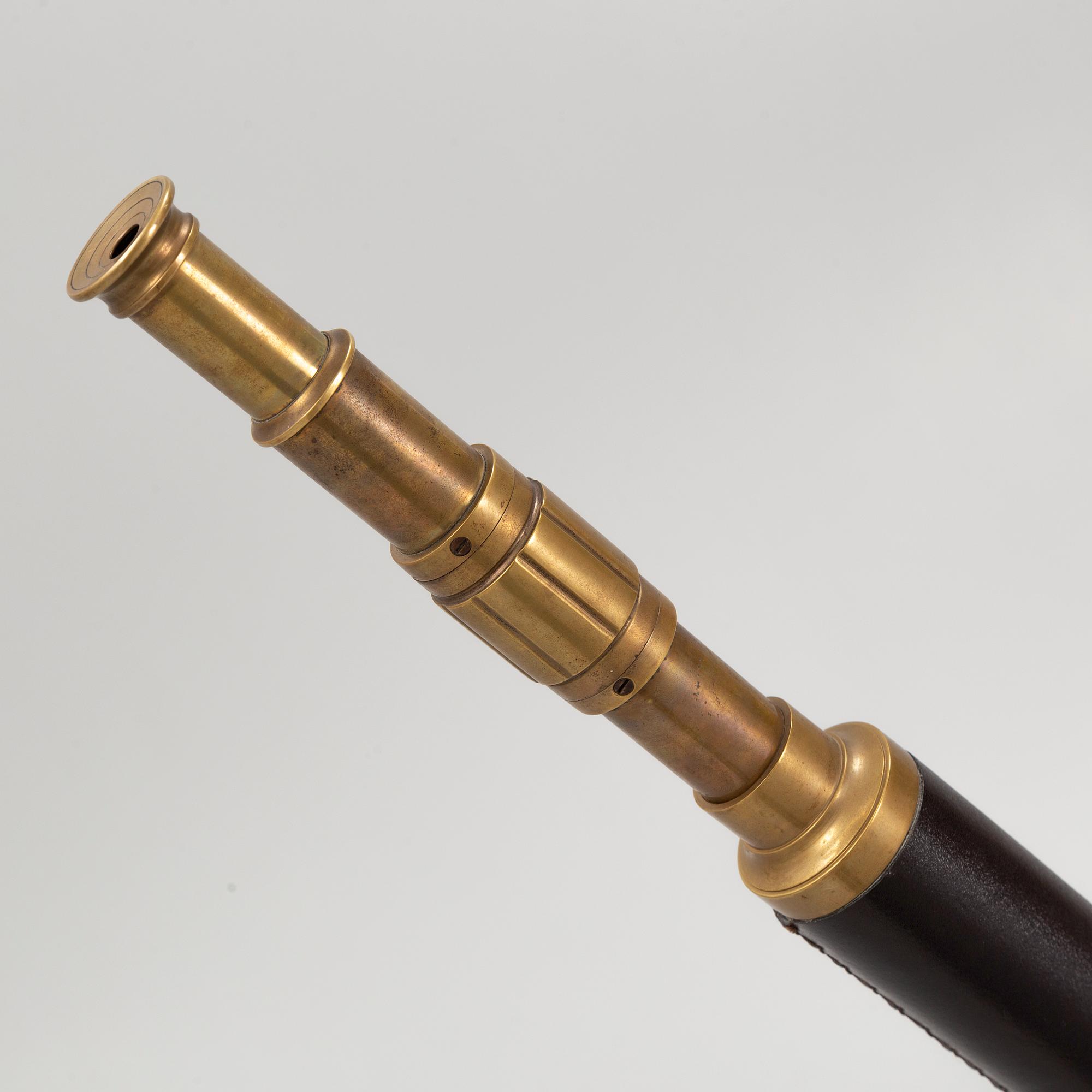 Teleskop med stativ, 1900-tal.