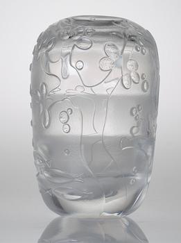 A Sven Erik Skawonius cut and blasted glass vase, Kosta 1935.