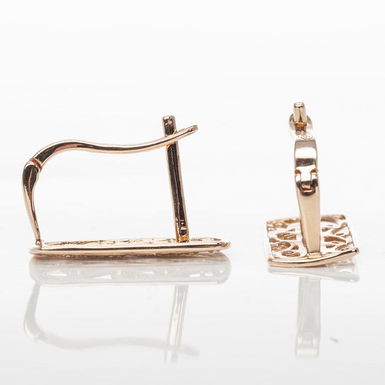 ÖRHÄNGEN, 14K guld, 6 små diamanter 0,03 ct. Vikt 2,0 g.