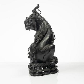 Figurin, Qilin, brons, Kina, sen Qingdynasti/1900-talets första hälft.