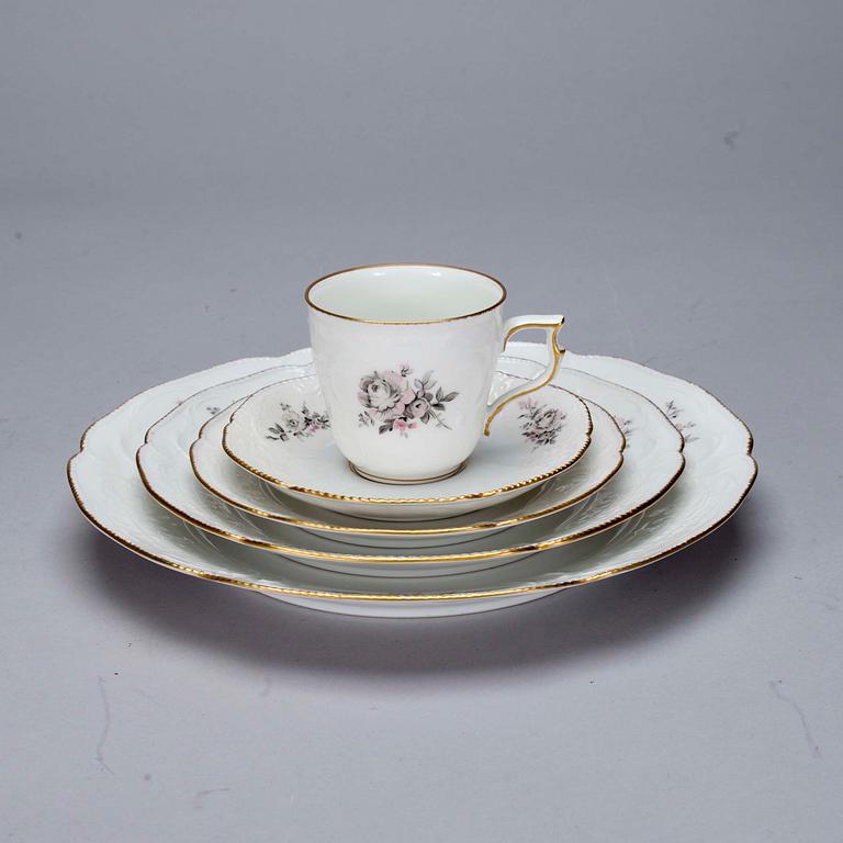 ASTIASTO, 67 osaa, posliinia, "Sanssouci", Rosenthal.