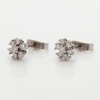 Örhängen, briljant- och åttkantslipade diamanter, 18K vitguld.
