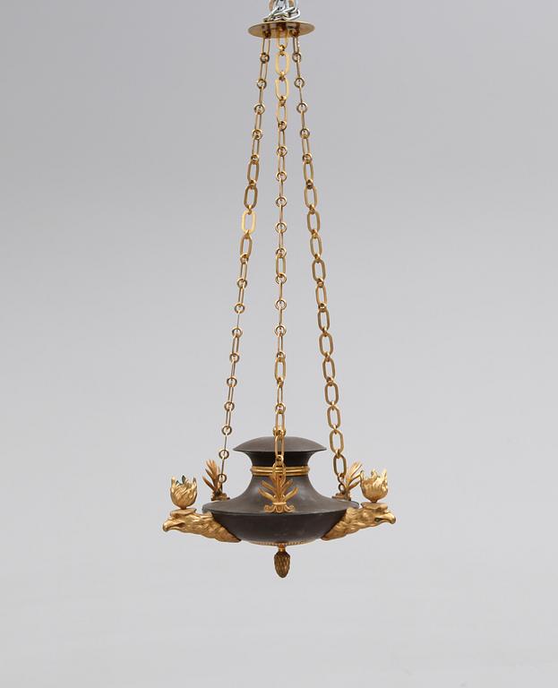 TAKAMPEL, empire, 1800-talets första hälft. Höjd ca 60 cm.