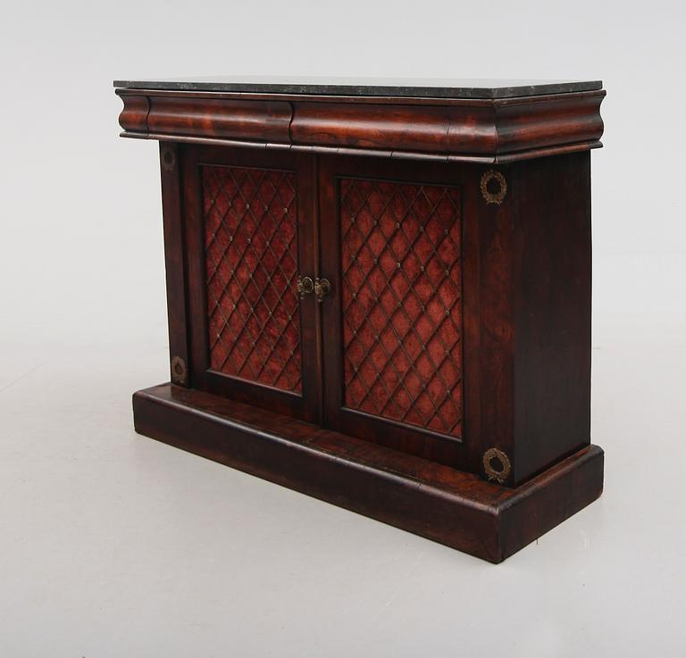 SIDEBOARD, England, 1800-talets andra hälft.