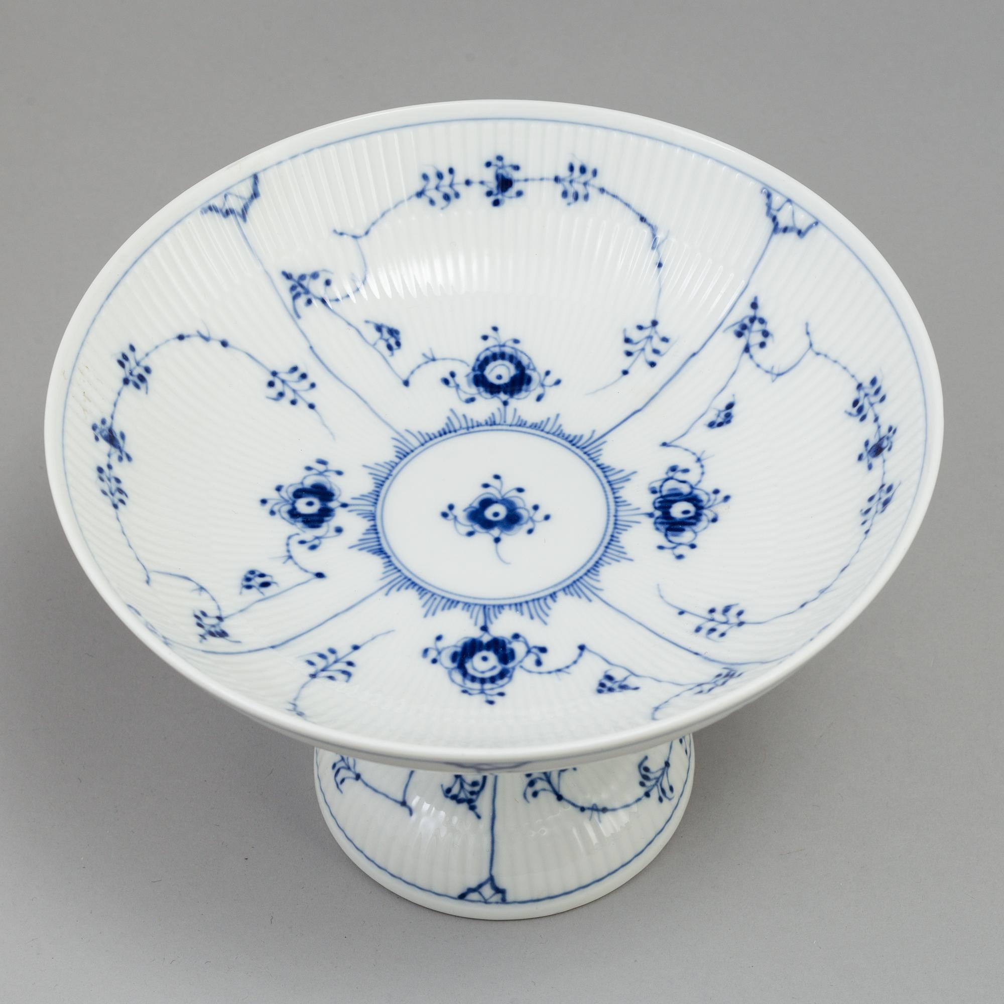 A Danish Royal Copenhagen "Blue Fluted" 36 piece porcelain coffee- and dinner service.