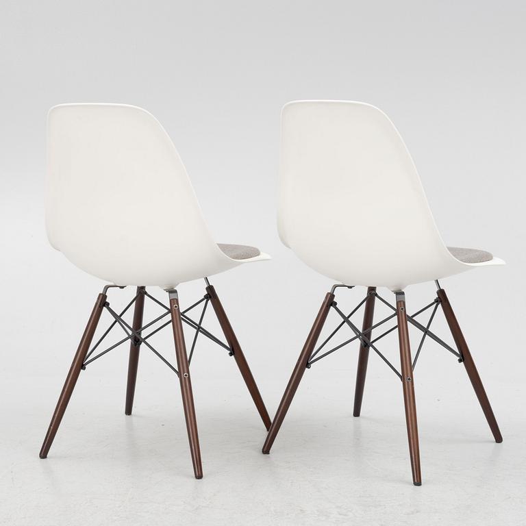 Charles & Ray Eames, eight "Eames Plastic Side Chair" chairs, Vitra, 2015.