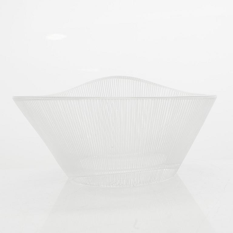 Helena Tynell, a 'Vaakuna' glass bowl, signed H. Tynell Riihimäen Lasi Oy.