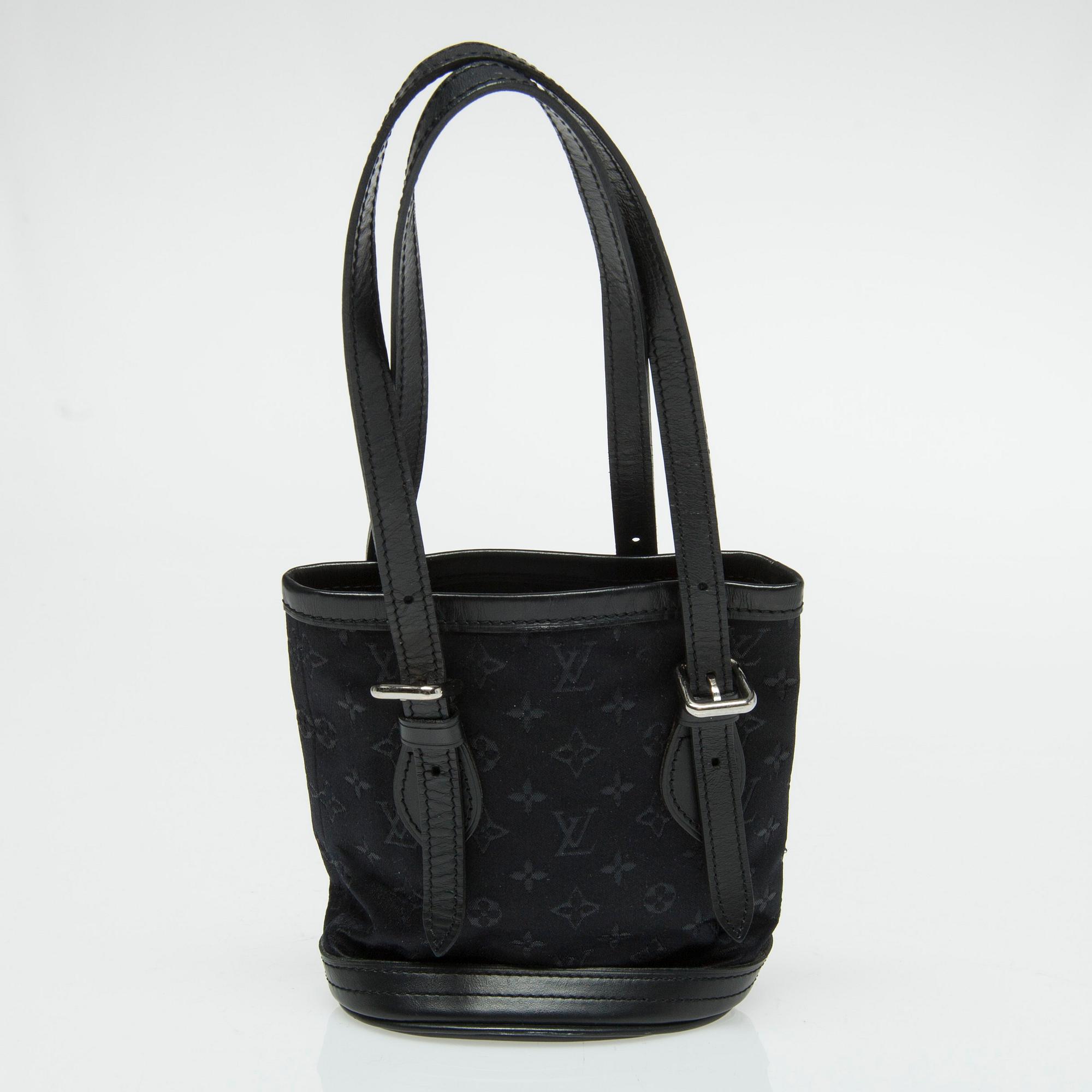 VÄSKA, "Satin Mini Bucket", Louis Vuitton.