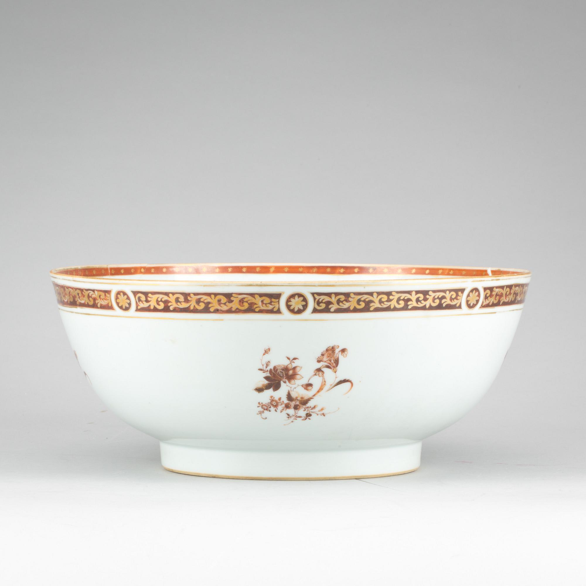 BÅLSKÅL, porslin. Kina, Qianlong(1736-1795).