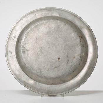 FAT, tenn, Jakob Åkerman, verksam 1723-48 i Stockholm.