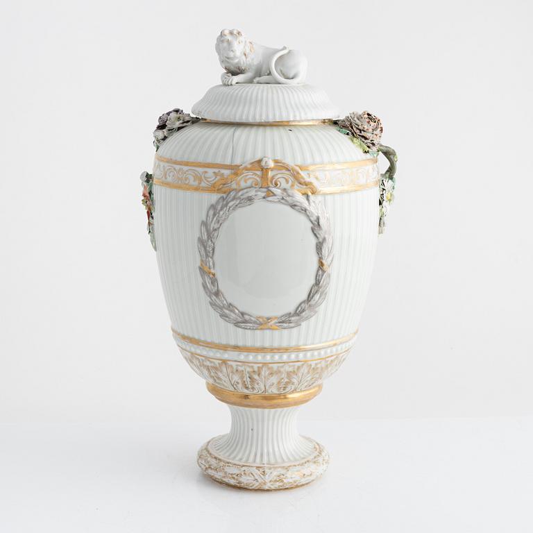 Prakturna, porslin, Royal Copenhagen, Danmark, 1800-tal.