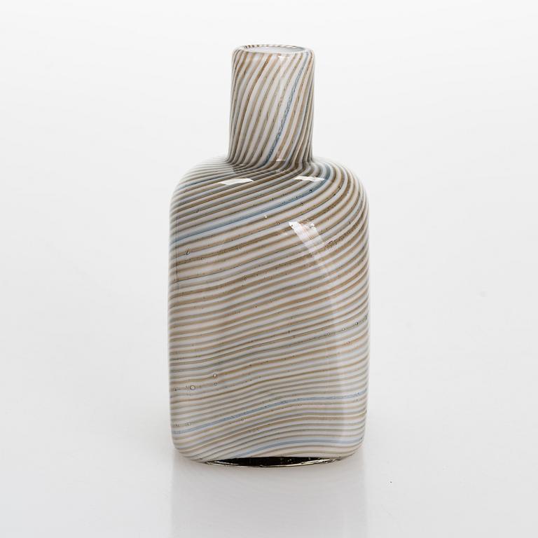 Heikki Orvola, a filigree glass bottle, signed Heikki Orvola Nuutajärvi Notsjö.