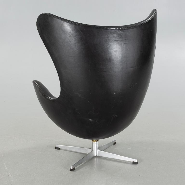 ARNE JACOBSEN, fåtölj, "Ägget", Fritz Hansen, Danmark, 1900-talets andra hälft.