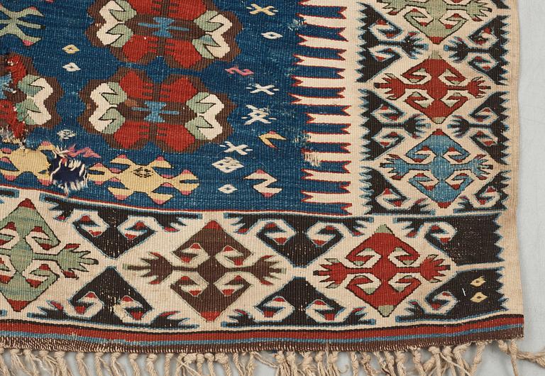 SEMI-ANTIQUE ANATOLIAN KILIM, probably Aksaray. 231,5 x 171 cm.