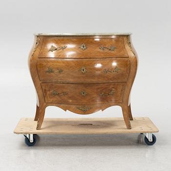 Byrå, rokokostil, omkring 1900-talets mitt.