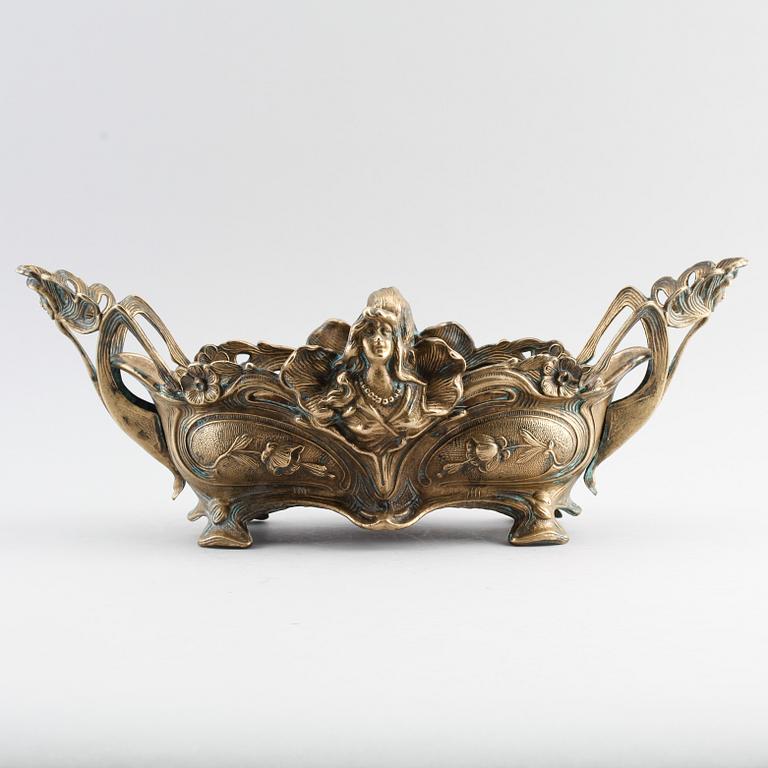 JARDINIERE, mässing, jugend, 1900-talets början.