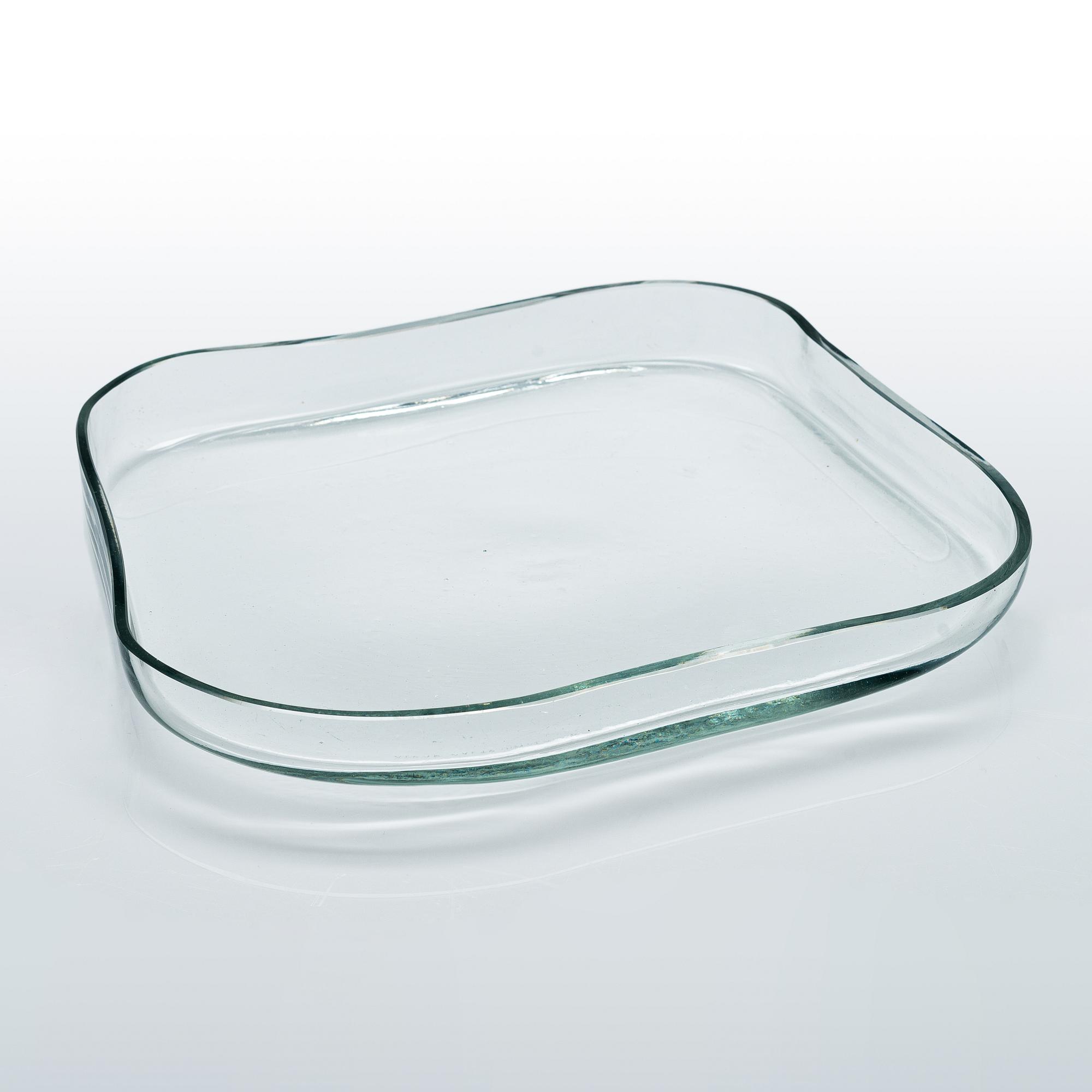 Alvar Aalto, a '3900' plate signed Alvar Aalto Iittala -56.