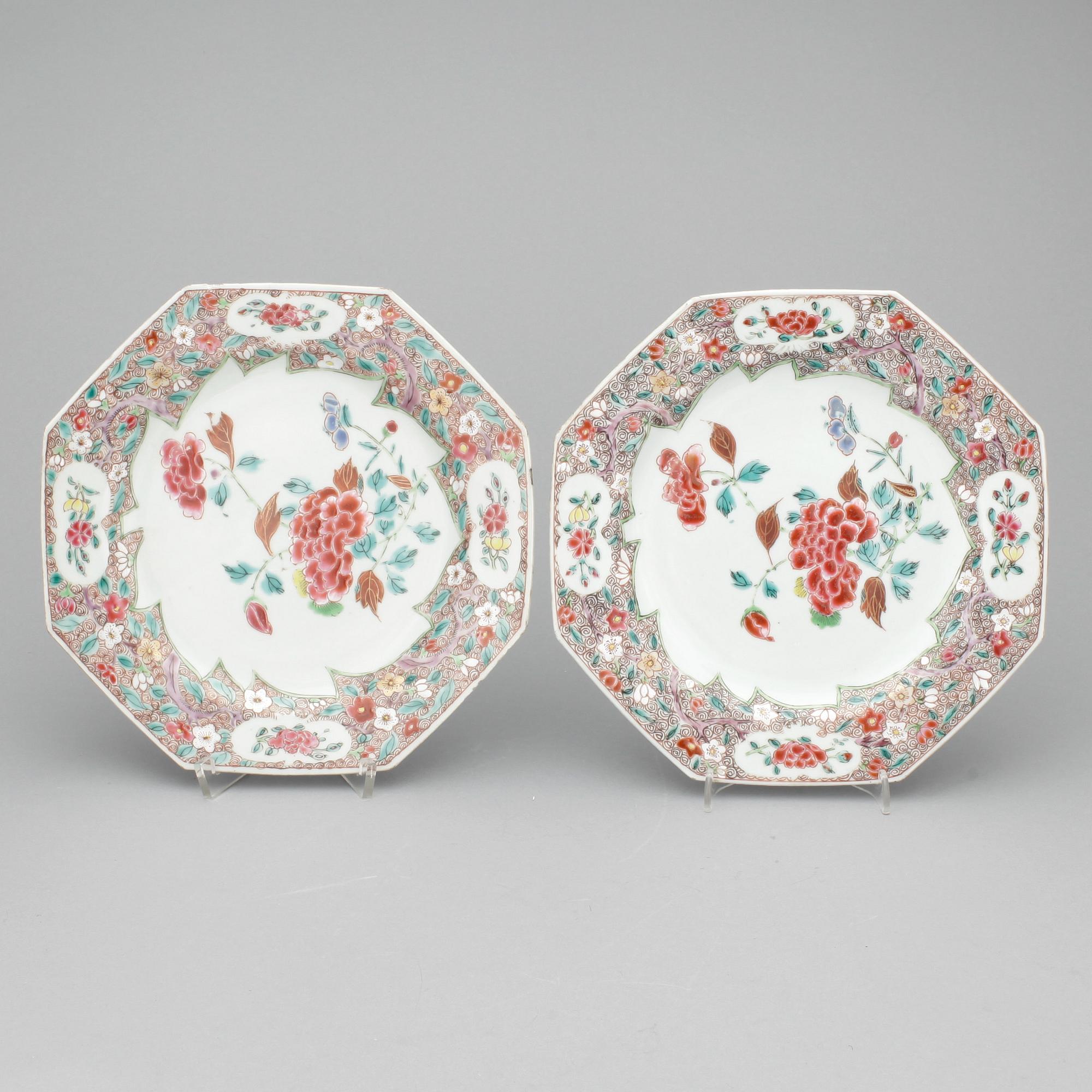 TALLRIKAR, ett par +1 +1, porslin, Kina, Qianlong (1736-1795).