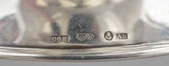 SKÅLAR, 2 st, silver, bla Jacob Engelberth Torsk, Stockholm, 1907. Vikt ca 873 g.