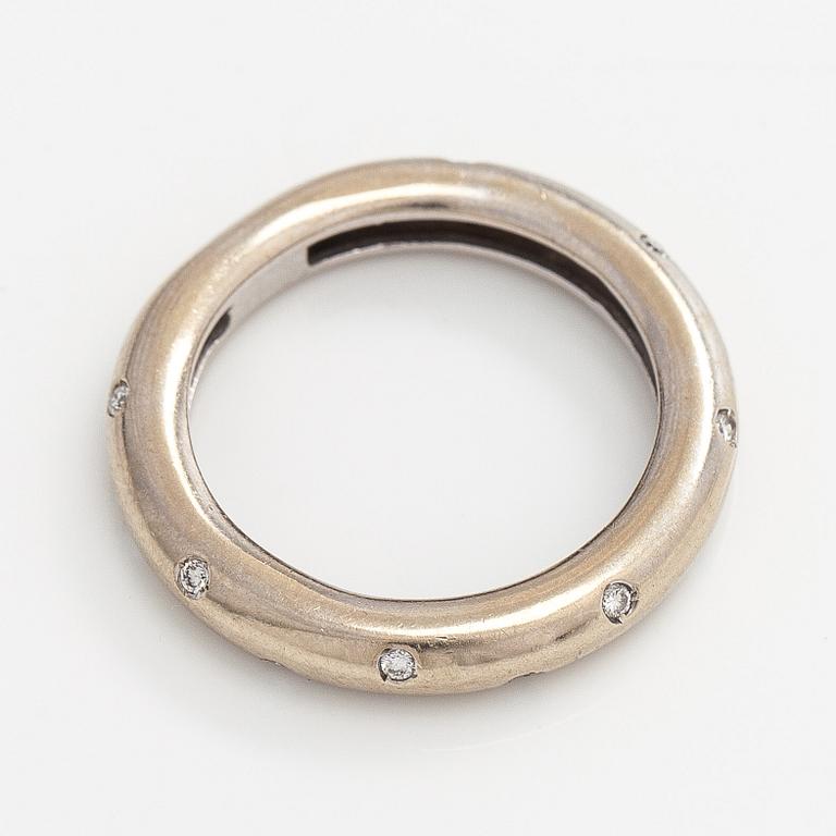 Ring, briljantslipade diamanter, 18K vitguld.