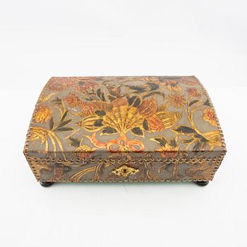 Casket in Baroque style, late 19th century.