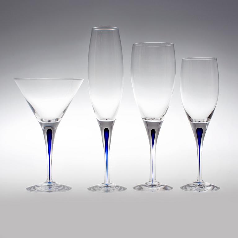 GLASSERVIS, 27 st, "Intermezzo", design Erika Lagerbielke. Orrefors, 1900-talets andra hälft.