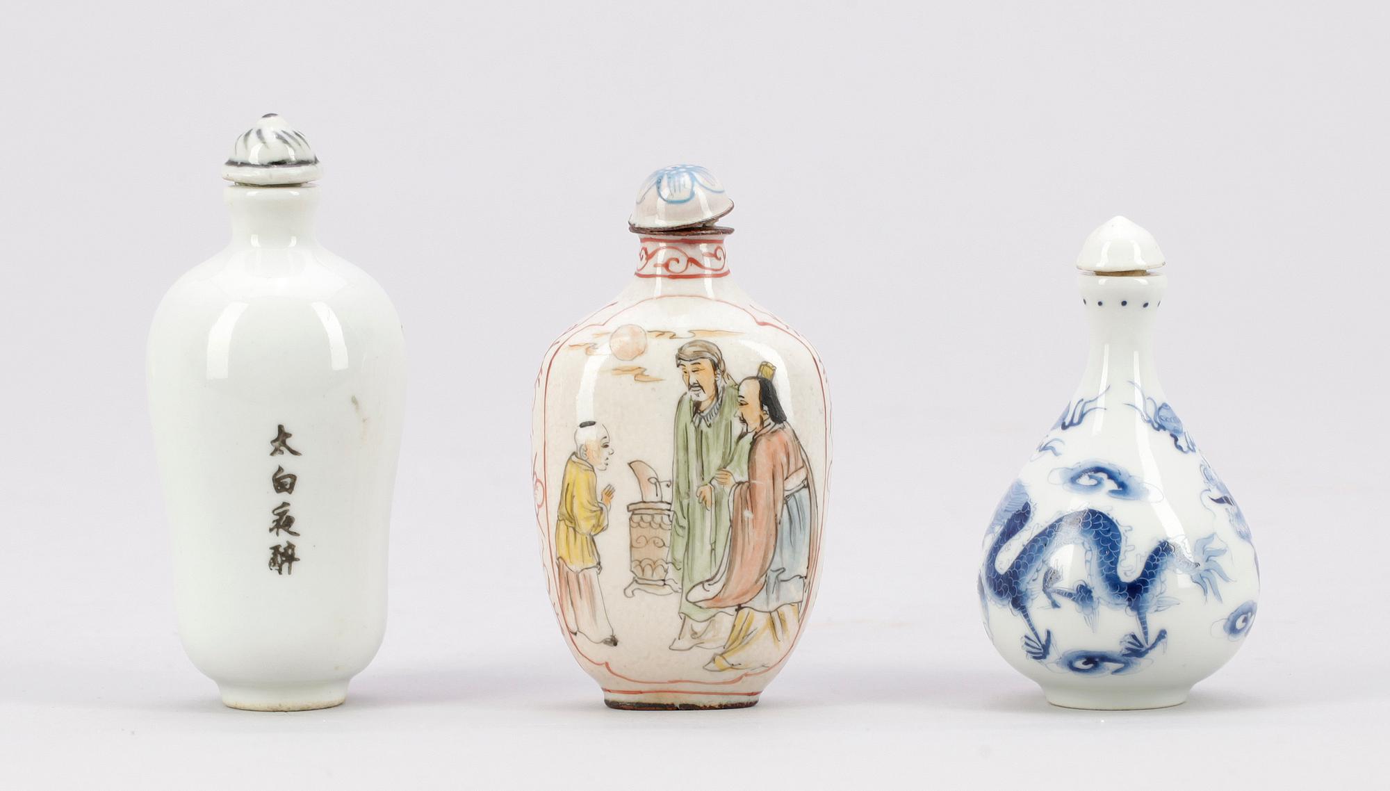 SNUSFLASKOR, 3 st, porslin, Kina, 1900-tal.