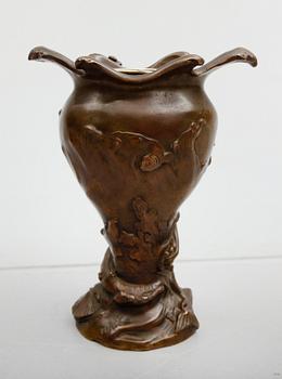 VAS, brons, signerad Mage, sekelskiftet 1900.