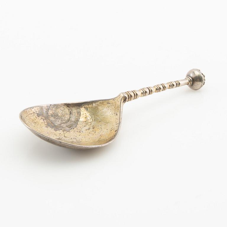 Soup ladle, partially gilded silver, 18th century.