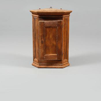 HÄNGSKÅP, 1800-tal.