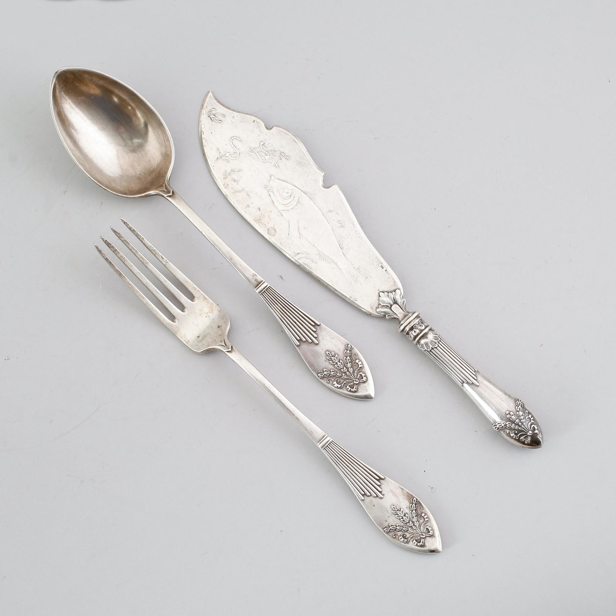 SERVERINGSBESTICK, 3 delar, silver, 1900-talets första hälft. Vikt ca 606 gram.