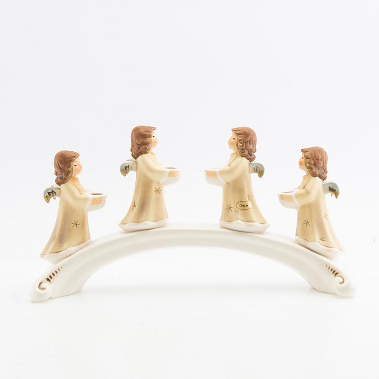 En samling änglar samt adventsljusstake 14 st 1900-tal.